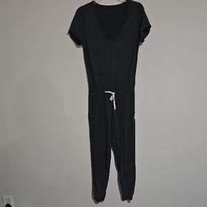 Vuori Charcoal Gray Apparel